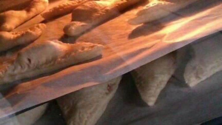 Bl&auml;tterteig gef&uuml;llt mit Toffifee: Einfach vorbereitet und im Ofen goldbraun gebacken, schnell zum s&uuml;&szlig;en Highlight f&uuml;r jede Gelegenheit.