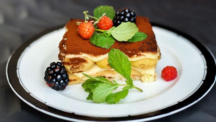 Tiramisu mit Eierlikör und Vanillepudding - Rezept | Frag Mutti