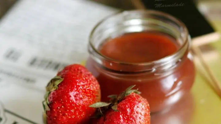 Erdbeer-Rhabarber-Marmelade: Endlich gibt es wieder Rhabarber und Erdbeeren für die Erdbeer-Rhabarber-Marmelade die ich so gerne esse.