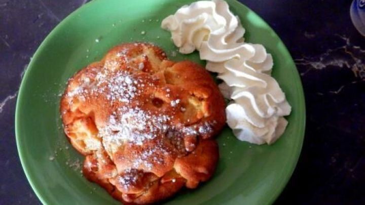 Schnelle Apfelk&uuml;chlein aus dem Ofen mit Zimt &ndash; saftig, fluffig und perfekt mit Sahne. Ideal, wenn du wenig Zeit hast!