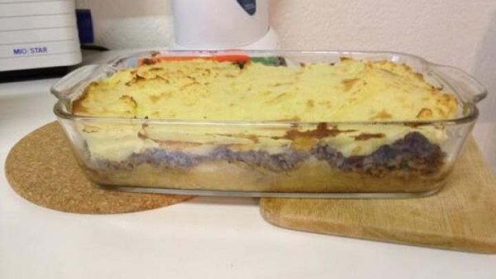 Sauerkrautauflauf mit Hackfleisch und Kartoffelp&uuml;ree: So einfach gelingt dir ein deftiger Auflauf wie auf dem Bild aus dem Rezept.