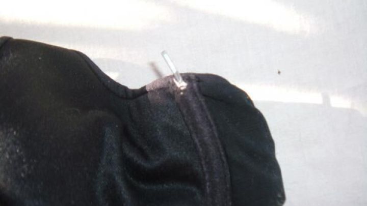 So kannst du den B&uuml;gel deines BHs schnell wieder fixieren &ndash; ein Strohhalm sch&uuml;tzt vor dem Durchstechen und verl&auml;ngert die Lebensdauer.