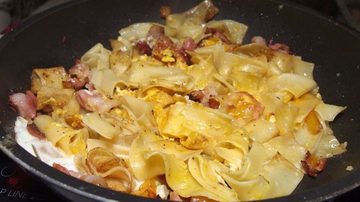 Nudeln/Spaghetti vom Vortag aufgemotzt - Rezept | Frag Mutti