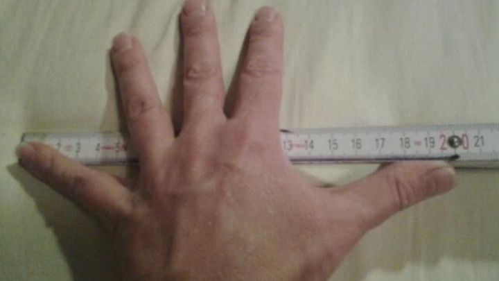 Mit deiner Handspanne kannst du schnell Ma&szlig;e nehmen, wenn kein Zollstock griffbereit ist &ndash; ein praktischer Alltags-Tipp.