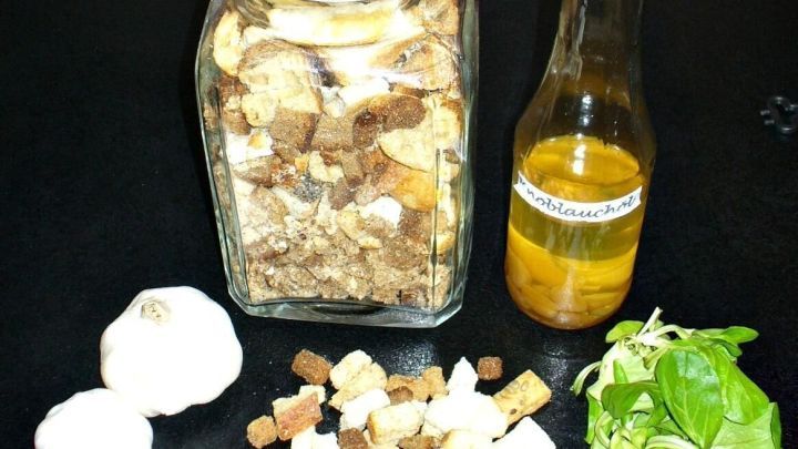 Mit selbstgemachten Croutons im Vorratsglas hast Du immer das gewisse Extra f&uuml;r Salate oder Suppen parat &ndash; lecker gew&uuml;rzt und knusprig.