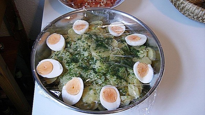 Rezept: Kartoffelsalat mit Eiern | Frag Mutti