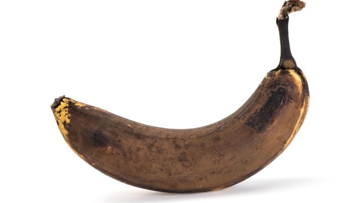 Auch braune Bananen wie diese sind perfekt f&uuml;r Kuchen, Smoothies oder Eis &ndash; so geht keine Frucht mehr unn&ouml;tig in den M&uuml;ll.