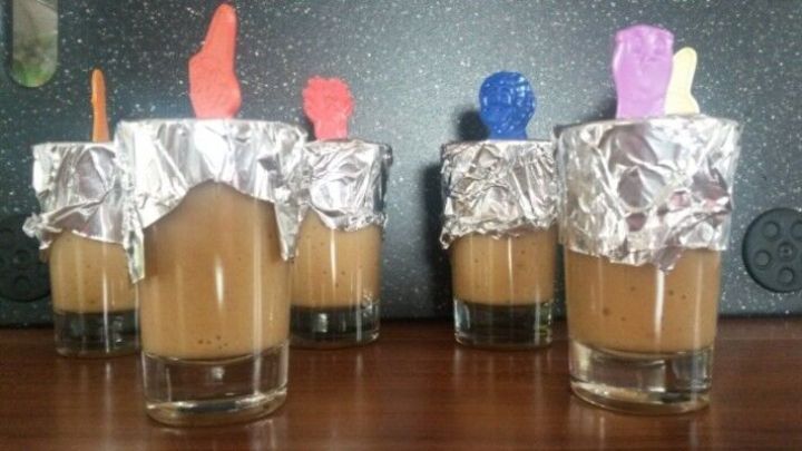 Apfelmus-Eis am Stiel: Ganz einfach selbst gemacht, ideal f&uuml;r kleine Kinder &ndash; gesund, lecker und perfekt f&uuml;r den Sommer.