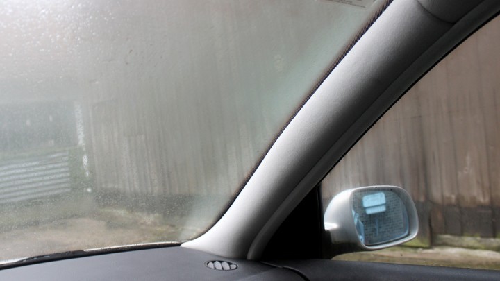 Feuchtigkeit im Auto beseitigen
