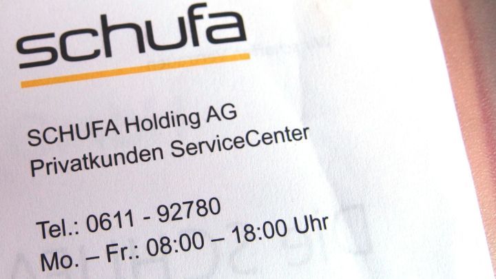 Eine Servicekarte der SCHUFA Holding AG zeigt Kontaktinformationen und &Ouml;ffnungszeiten f&uuml;r kostenlose Ausk&uuml;nfte.