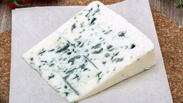 Rezept: Salzkartoffeln mit Schinken und Roquefortkäse-Soße