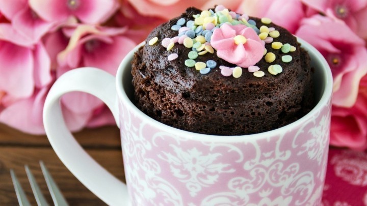 Schokoladen-Tassenkuchen aus der Mikrowelle - Rezept | Frag Mutti