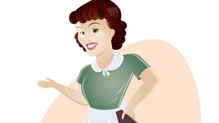 Eine fr&ouml;hliche Hausfrau pr&auml;sentiert Tipps aus den 1930er Jahren, umgeben von einer hellen, einladenden Kulisse.