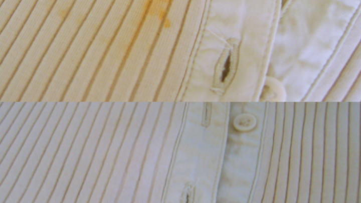 Ein T-Shirt mit einem Fleck von Paprikaso&szlig;e zeigt oben den unansehnlichen Fleck und darunter das gereinigte Shirt.