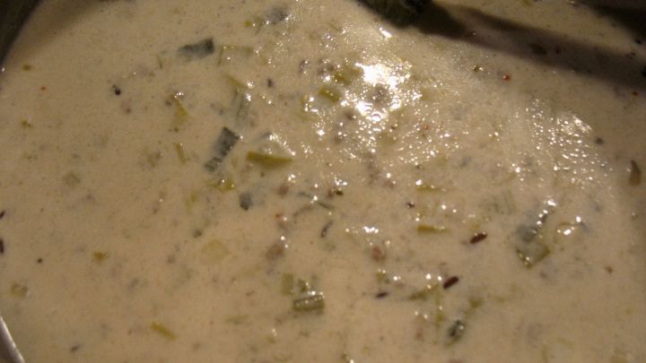 Porreesuppe mit Hackfleisch und Frischkäse - Rezept | Frag Mutti