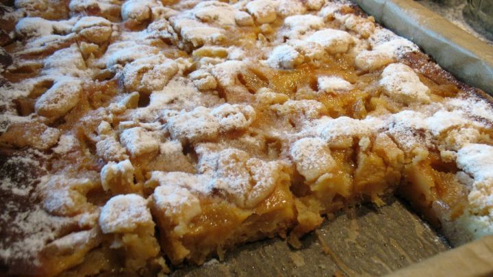 Saftiger Ananas-Schmand-Kuchen vom Blech - Rezept | Frag Mutti