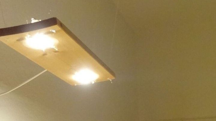 Selbst Gebaute Lampe Aus Holz Schwebend Anbringen