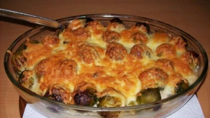 Rosenkohl-Auflauf mit Hackbällchen - Rezept | Frag Mutti