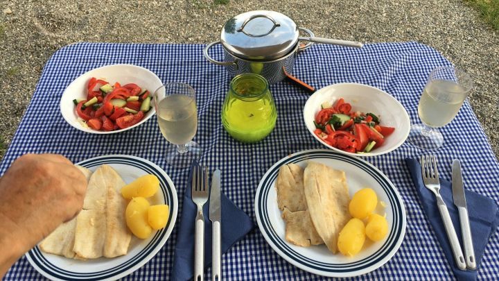 Bodenseefelchen mit in Butter geschwenkten Drillingen - Rezept