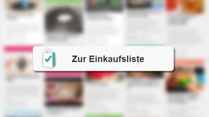 Ein Button mit dem Text &bdquo;Zur Einkaufsliste&ldquo; wird auf einer verschwommenen Hintergrundseite angezeigt, die Rezeptinformationen zeigt.