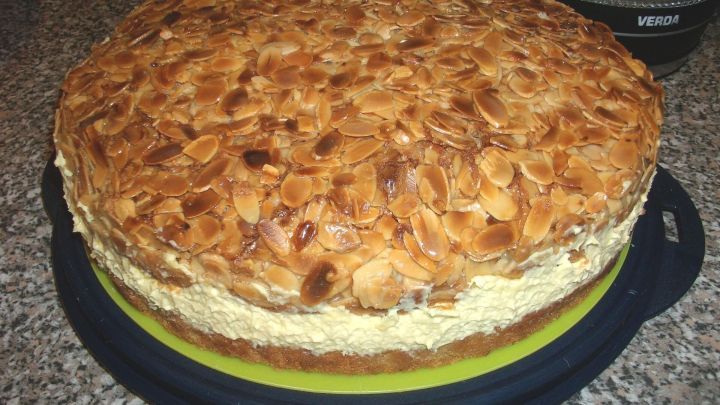 Bienenstich mit Biskuitteig - Rezept | Frag Mutti