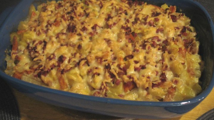 Der Auflauf wird 25-30 Minuten bei 200 Grad im Ofen fertig gegart.