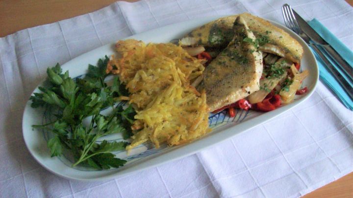 Zanderfilet auf Paprika-Fenchel-Gemüse - Rezept | Frag Mutti