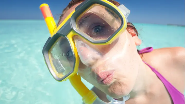 Eine Taucherbrille in der K&uuml;che? Richtig gelesen! Die Schwimmbrille ist eine Geheimwaffe beim Zwiebelschneiden.