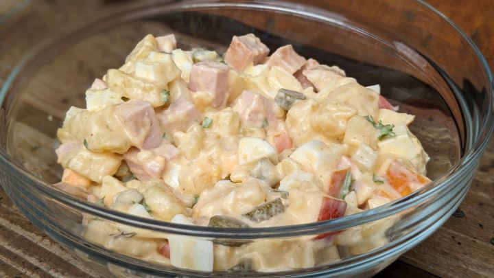 Kartoffelsalat mit Fleischwurst und Apfel - Rezept | Frag Mutti