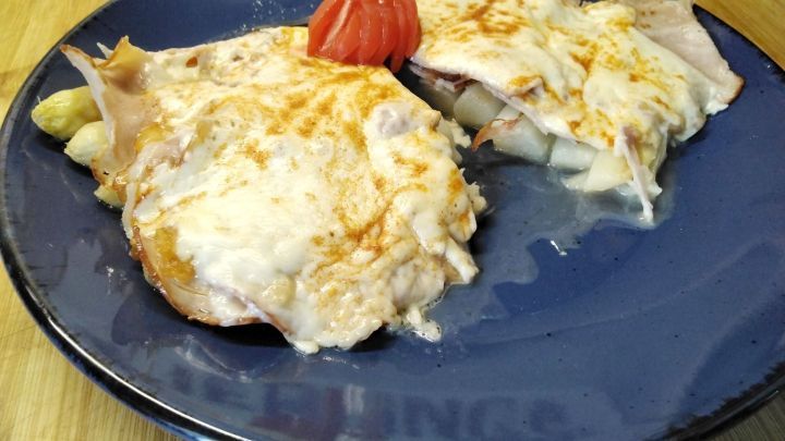 Spargel mit Käse überbacken - Rezept | Frag Mutti