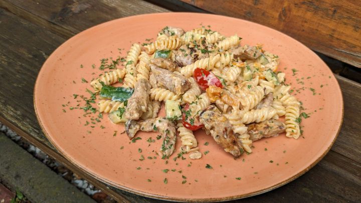 Gyros-Nudelsalat - Rezept | Frag Mutti Gyros-Nudelsalat - Rezept | Frag Mutti