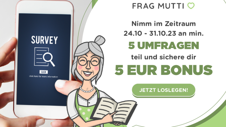 Eine Hand h&auml;lt ein Smartphone, das eine Umfrage zeigt, w&auml;hrend eine fr&ouml;hliche &auml;ltere Frau mit einer Anleitung l&auml;chelt.