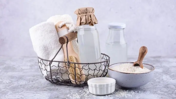 Reiswasser für die Haare, Haut oder zum Trinken: Die wertvollen Inhaltsstoffe sind sehr wohltuend und gesund.