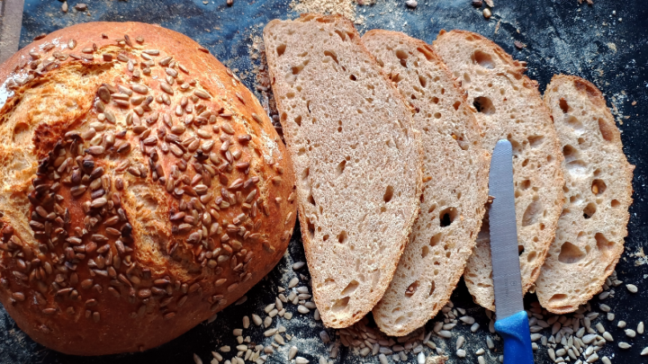 Bäcker-Brot mit Joghurt-Kruste - Rezept | Frag Mutti