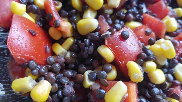 Deutschland-Salat zur EM (Beluga-Linsensalat) - Rezept | Frag Mutti