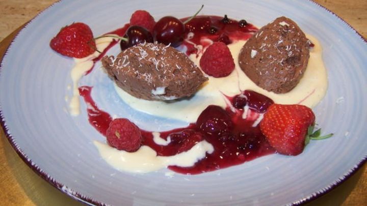 Eine Mousse au Chocolat ist ein k&ouml;nigliches Dessert. Ein feiner Abschluss eines opulenten Men&uuml;s.