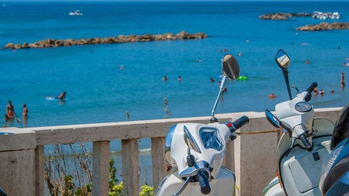 &bdquo;La Dolce Vita&ldquo; - das bedeutet z.B., mit der Vespa durch Italien cruisen, den Wind im Haar und das Leben genie&szlig;en.