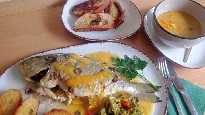 Dorade mit Zitrus-Soße aus der Pfanne