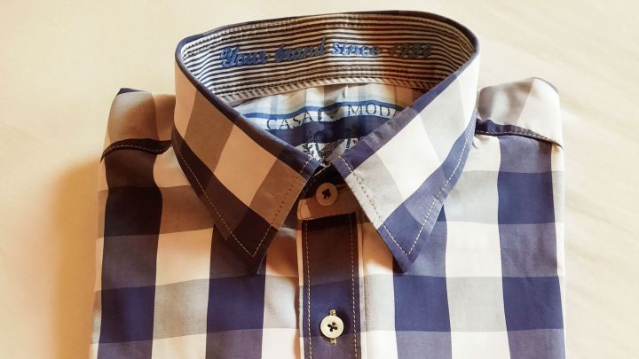 Auch dieses eigentlich schon betagte Hemd lie&szlig; sich wunderbar mit der B&uuml;gelmaschine b&uuml;geln.