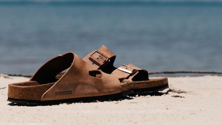 So reinigst du deine Birkenstock-Sandalen, wenn du sie im Sommer fast t&auml;glich tr&auml;gst.