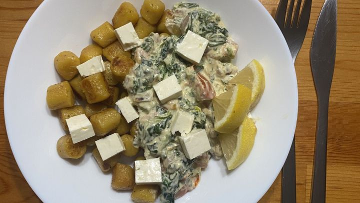 Spinat-Frischkäse-Soße mit Gnocchi - Rezept | Frag Mutti