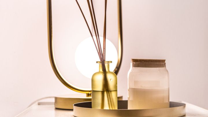 Raumduft selber machen? Mit dieser DIY-Anleitung gelingt dir ein nat&uuml;rlicher Lufterfrischer ganz einfach!