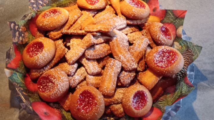 Das ist mein fertiges Spritzgeb&auml;ck aus dem elektrischen Fleischwolf &ndash; perfekt f&uuml;r die Weihnachtszeit oder so zum Nachmittagskaffee.