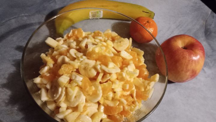 Das ist mein selbstgemachter, winterlicher Obstsalat &ndash; ein gesunder Nachtisch in der nassen und kalten Jahreszeit.