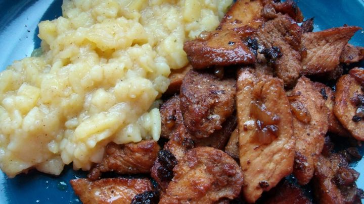 BBQ-Steaks im Gyros-Style mit schw&auml;bischem Kartoffelsalat &ndash; so kannst du spontan aus dicken Steaks selber Gyros machen.