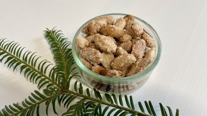 Gebrannte Mandeln aus dem Airfryer: So einfach gelingen dir die knusprigen S&uuml;&szlig;igkeiten zu Hause, perfekt f&uuml;r die Weihnachtszeit.