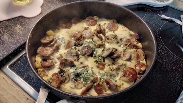 Gr&ouml;stl-Pfanne ist so schnell zubereitet und das Sch&ouml;ne ist: Alles ist erlaubt. Die Zutaten hat jeder zu Hause. 