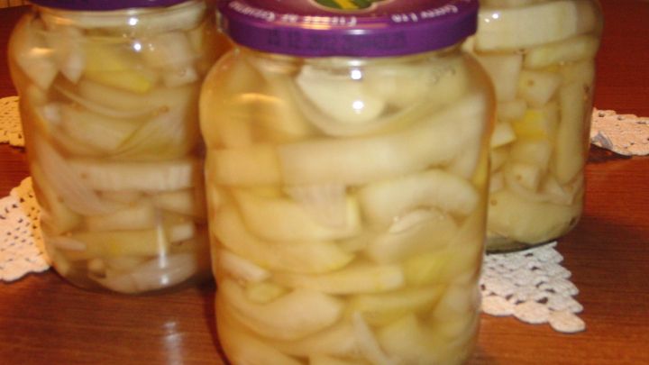 Sch&uuml;ttelzucchini im Glas