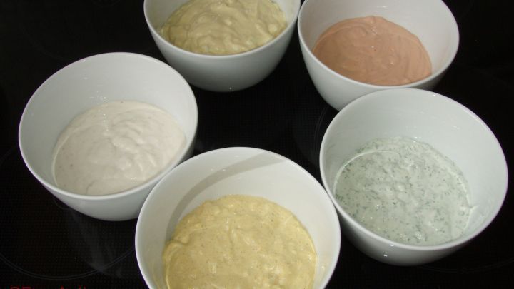 F&uuml;nferlei Fonduesaucen selbstgemacht.