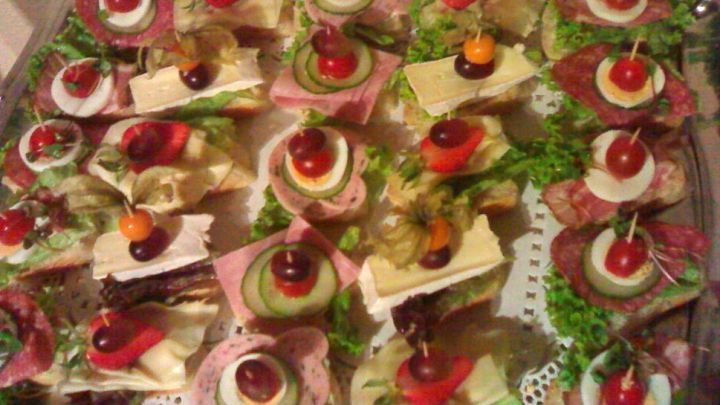 Schnittchenplatte selbstgemacht: Belegte Schnittchen